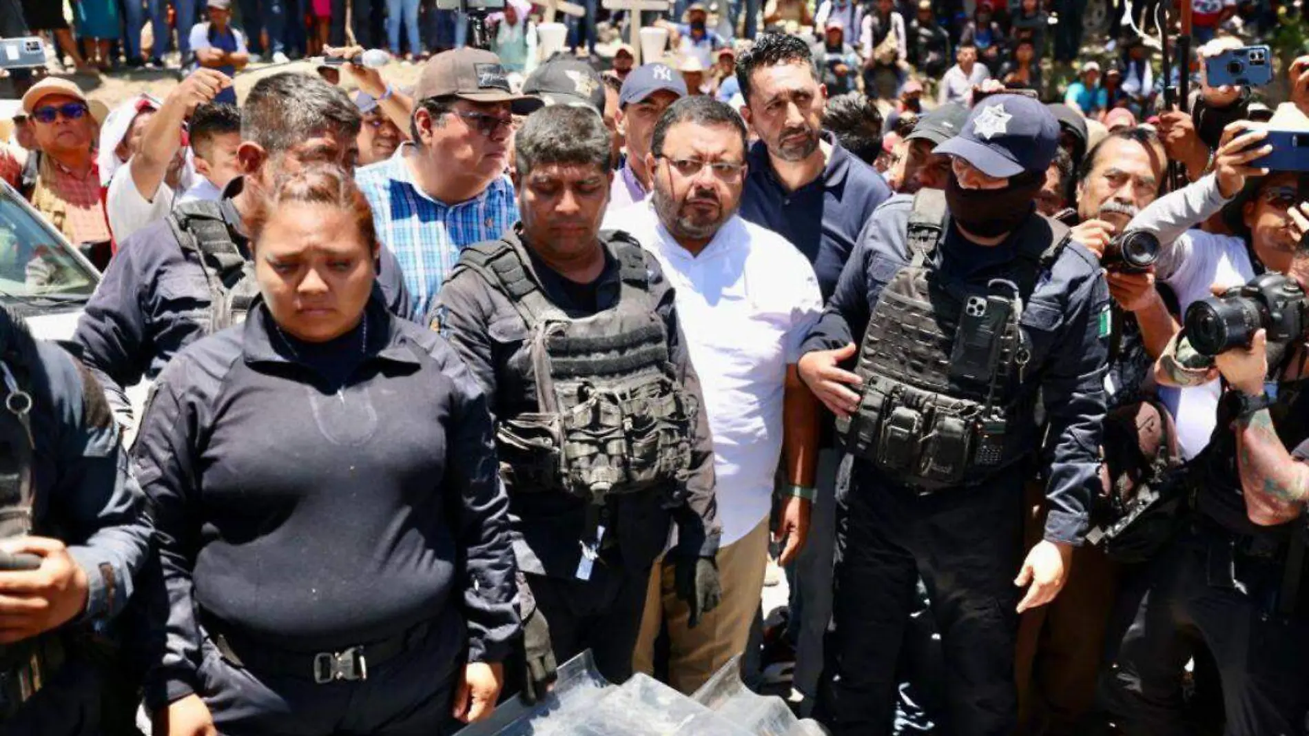 Bloqueo en Autopista del Sol_Guerrero_policias retenidos_1